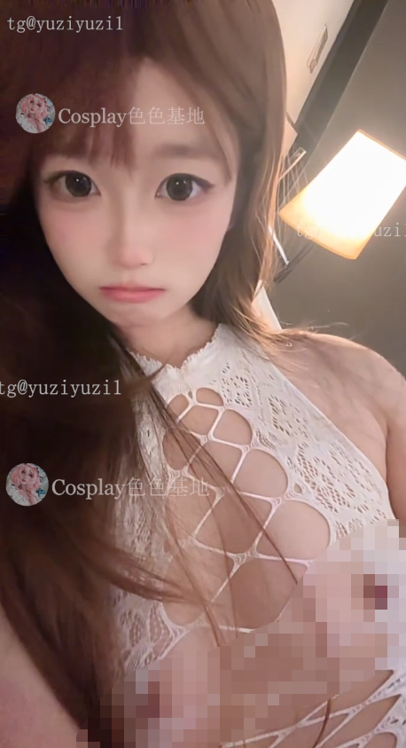 饭饭饭 水晶假屌自慰 【2V 251MB】